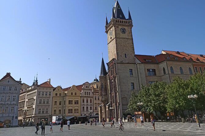 Prague: Old Town and Jewish Quarter Small-Group Tour - Old Town Hall and the Astronomical Clock: why it’s not boring