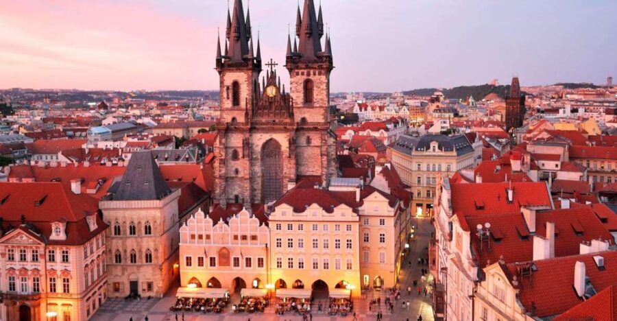 Prague: Old Town and Jewish Quarter Tour with Jewish Museum - Key points before you go