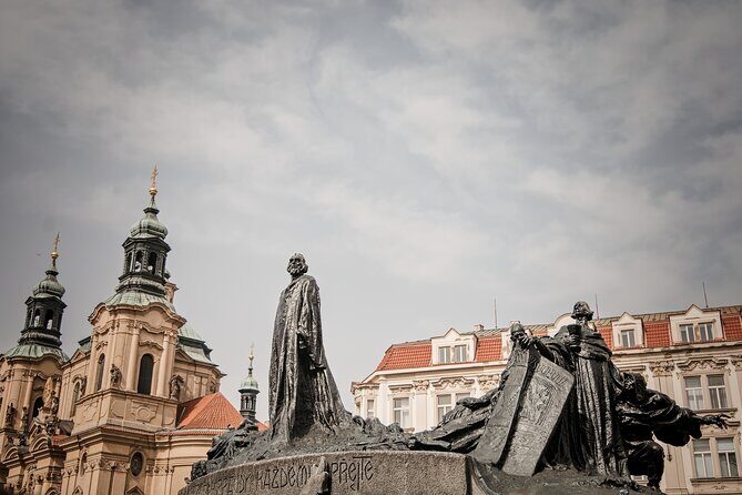 Prague Old Town and Jewish Quarter Walking Tour - House of the Black Madonna and St. James: Legends and Styles You Can Recognize Later