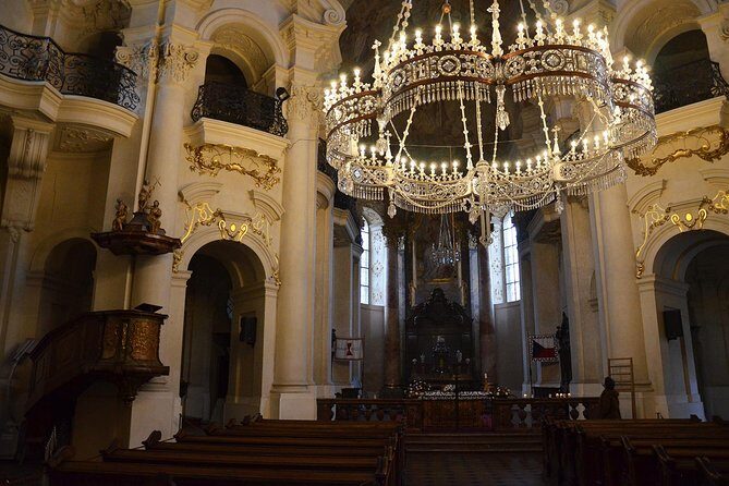 Prague Old Town Tour with a Classical Concert - Getting Started at Staroměstské náměstí (and What You’ll See Fast)