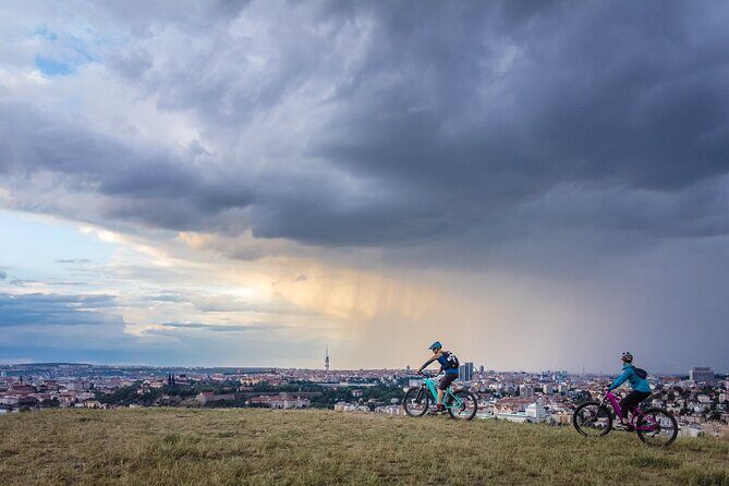 Prague on E-Bike: Explore Greater Downtown Parks & Epic Views - Stop 1: Vyšehrad Cemetery and the Castle-Ramparts View