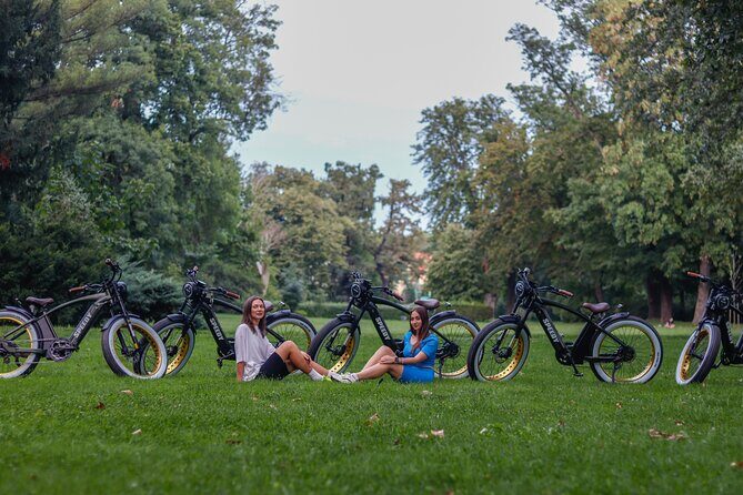 Prague on Stylish Retro styled E-Bike - Viewpoints & Sightseeing - Letná Park: Scenic Heights Without the Long Climb