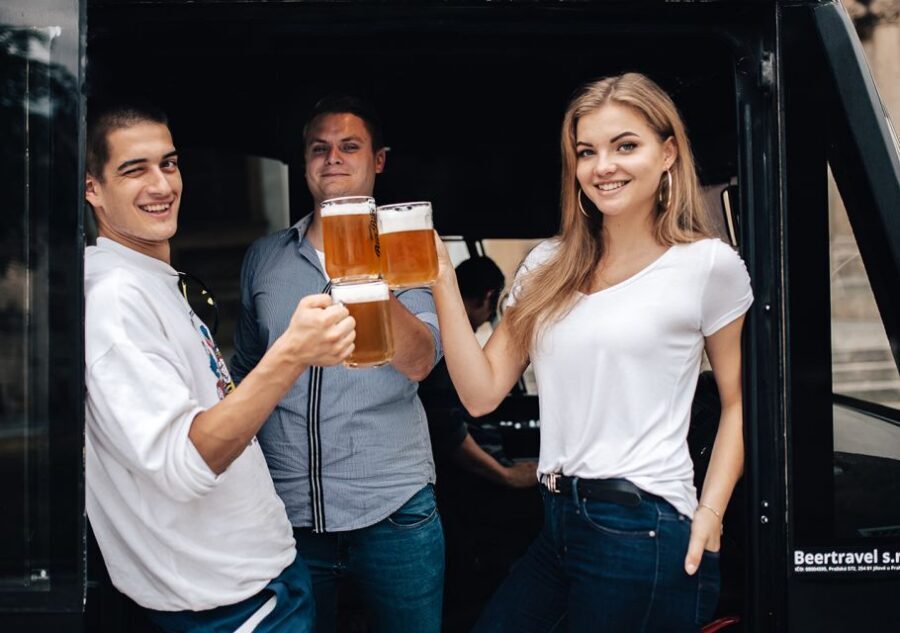 Prague: Party Beer Bus - Dance show on board: a 15-minute mood boost