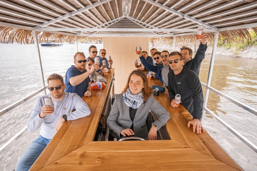 Prague: Party Tiki Boat Sightseeing Cruise with Drinks - Guide commentary: why it matters on a short cruise
