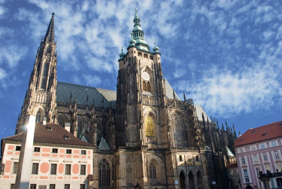 Prague: Prague Castle and Little Quarter Guided Walking Tour - 3 hours, big monuments: how the route fits together