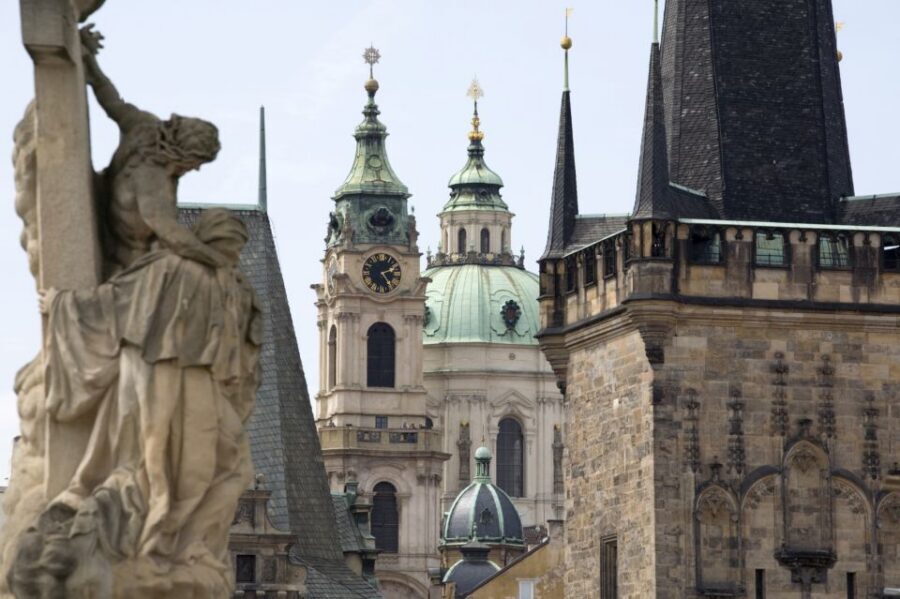 Prague: Prague Castle and Little Quarter Guided Walking Tour - Choosing interiors on the spot: what to expect at St. Vitus and beyond