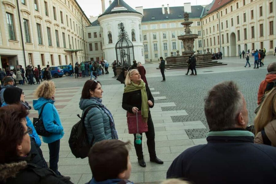 Prague: Prague Castle & Charles Bridge – guided tour in German - Price and value: paying for the route, not the interiors