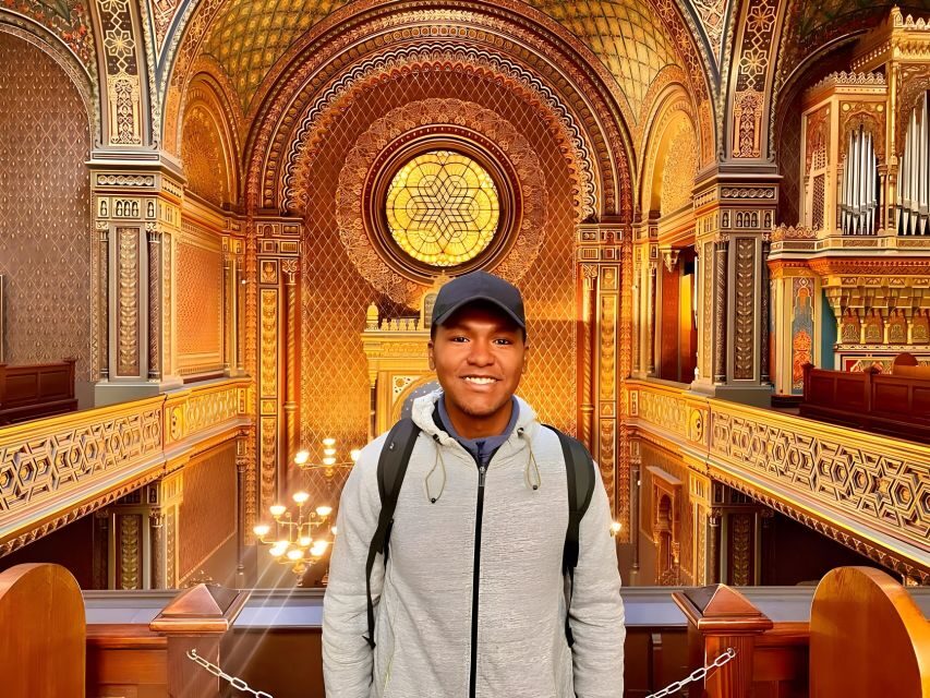 Prague: Prague Synagogues & the Jewish Cemetery Guided Tour - Meeting by Cartier: where the tour starts (and how not to miss it)