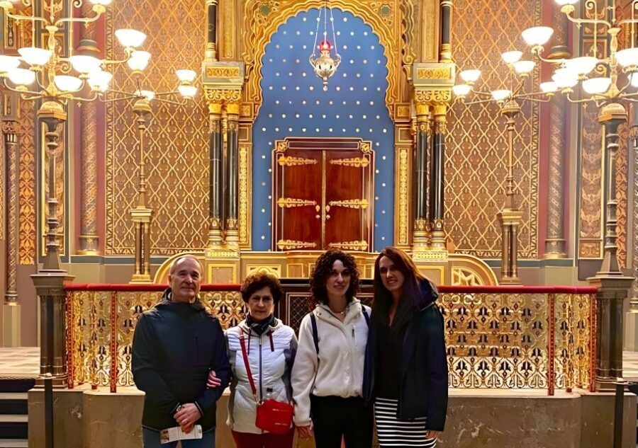 Prague: Prague Synagogues & the Jewish Cemetery Guided Tour - Who this tour fits best