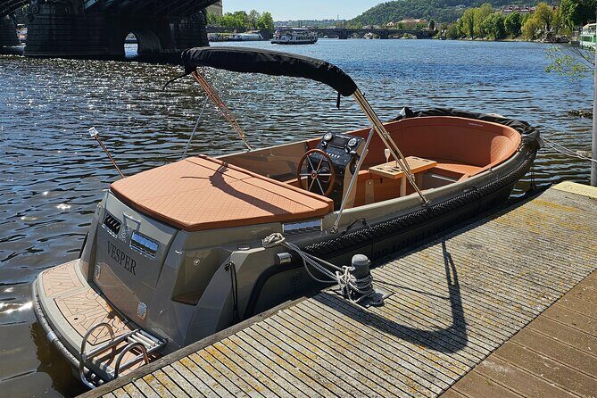 Prague Private Boat Tour - 2 Hours - Evening Hours: When the River Turns Into a Light Show