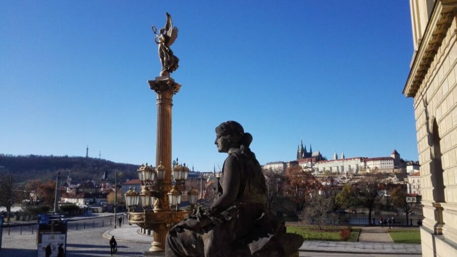 Prague: Private City Tour by Minivan - Price and value: what $294 per group up to 2 really buys