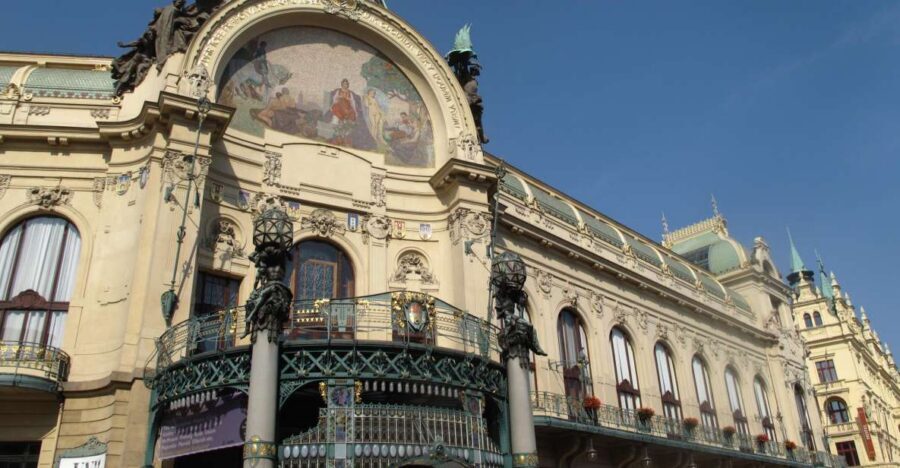 Prague: Private Cubism & Art Nouveau Walking Tour - Why Cubism in Prague feels unusually real