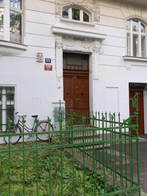 Prague: Private Prague Art Nouveau and Cubism Tour - Price and Logistics: What You’re Really Paying For at $84