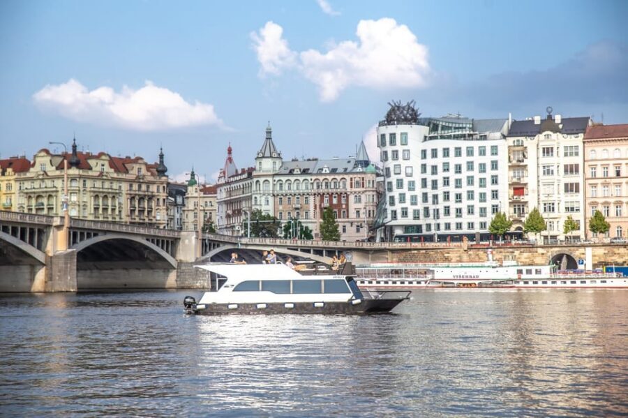Prague: Private River Cruise with Unlimited Beer or Prosecco - Unlimited drinks: the real decision is beer vs prosecco