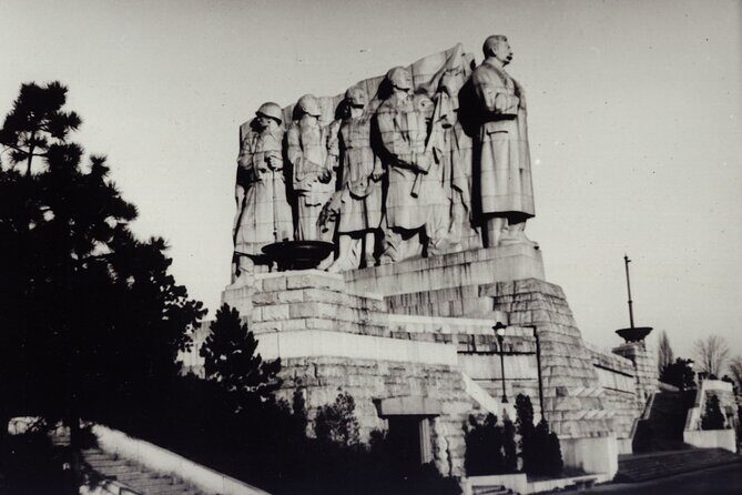 Prague Private Tour and Museum of Communism with transfer - Entering The Museum of Communism Without Wasting Your Day
