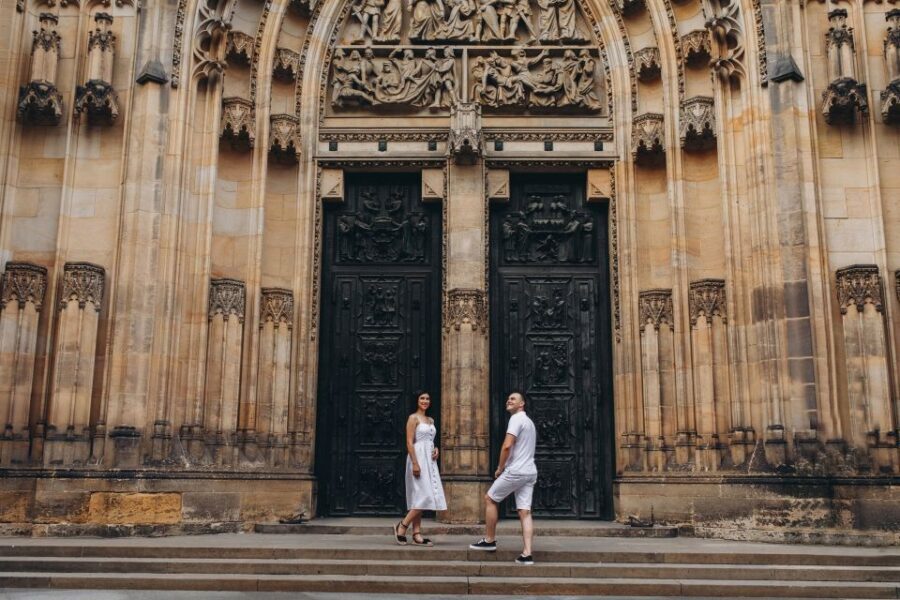 Prague: Professional Photoshoot at Prague Castle - What “private photoshoot” really means for you