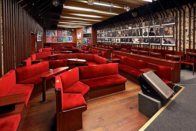 Prague Reduta Jazz Club with Concert Ticket - The concert flow: sets, intermissions, and why expectations matter