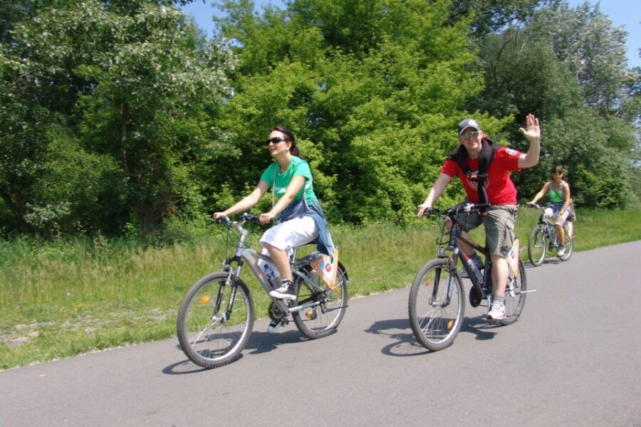 Prague: River & Park Bike Tour to Troja Chateau - Key highlights you’ll care about