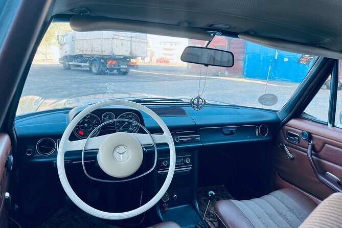 Prague Sightseeing Express Tour in Classic Car - Meeting at Štěpánská 55: Easy Start, Clear Expectations
