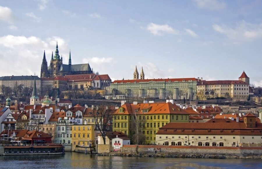 Prague Sightseeing Tour with Lunch - Strahov district palaces, gardens, and the Strahov Monastery