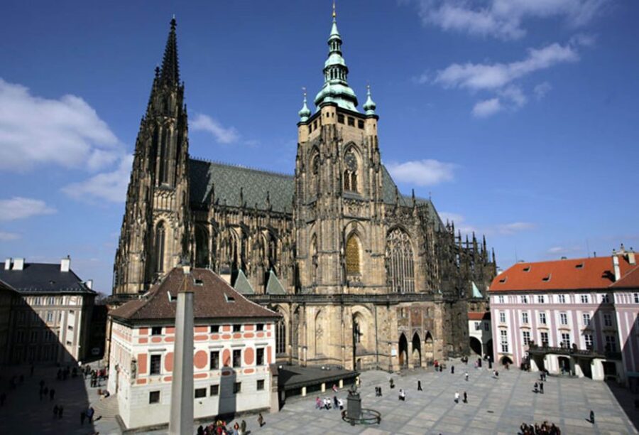 Prague: Stunning Viewpoints, Castle, City & Park Bike Tour - Who this tour fits best (and who should skip it)