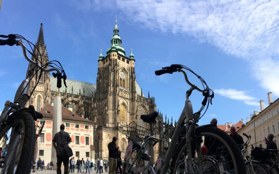 Prague: Stunning Viewpoints, Castle, City & Park E-Bike Tour - Key Points That Make This E-Bike Tour Worth Your Time