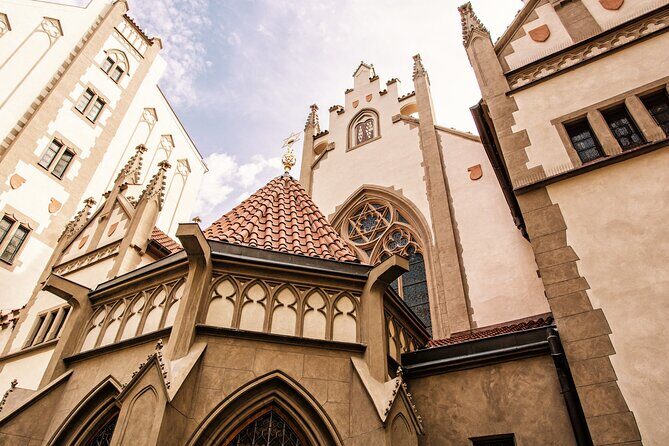 Prague: Synagogues and Jewish Quarter Private Walking Tour - Key things to know before you go