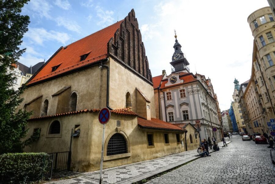 Prague: Synagogues and Jewish Quarter Private Walking Tour - Price and value for a private group up to two