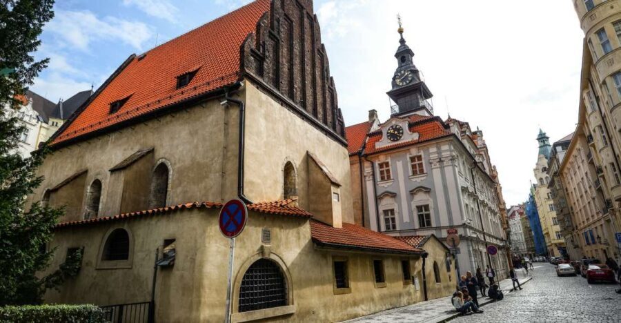 Prague: Synagogues and Jewish Quarter Private Walking Tour - Who should book this tour (and who might skip it)