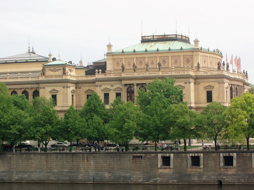 Prague: Tailored Sightseeing Tour in French - Price and Value at $52 per Group (Up to 20)