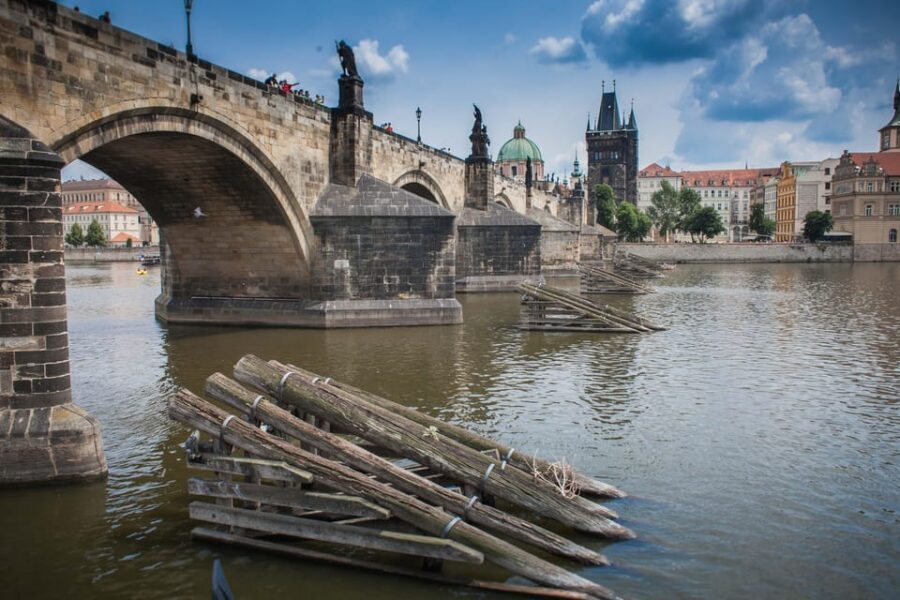 Prague: Vltava River Evening Dinner Cruise - Old Town glide-by: Prague’s glow from the river