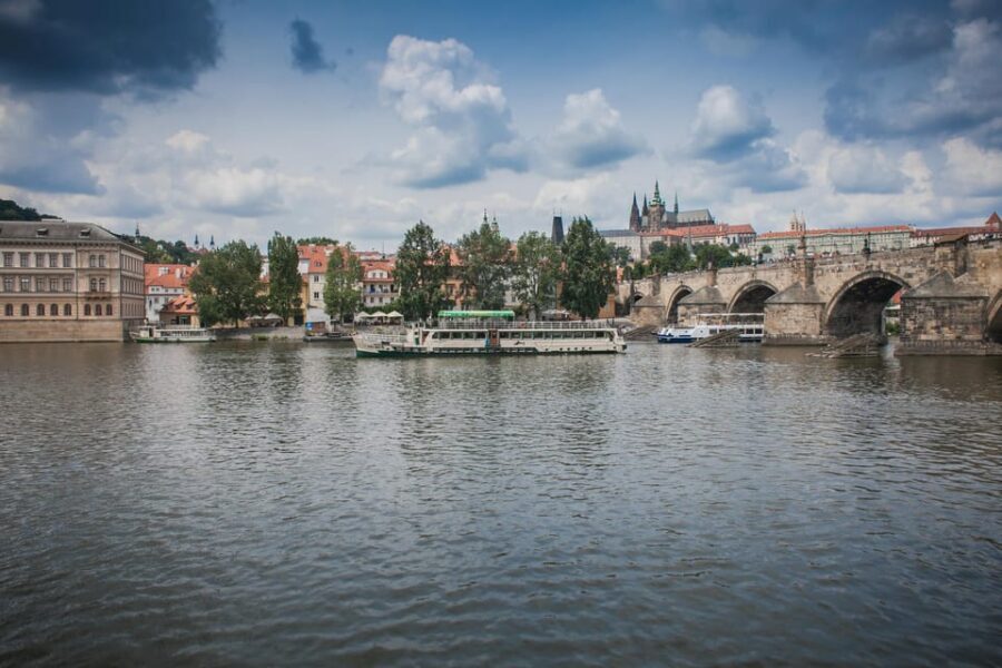 Prague: Vltava River Evening Dinner Cruise - Lodě Bevents pier check: where to be and what to confirm
