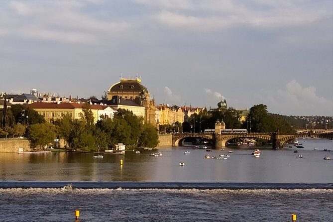 Prague Vltava River Lunch Cruise - Lunch Buffet: What’s Included and What to Watch