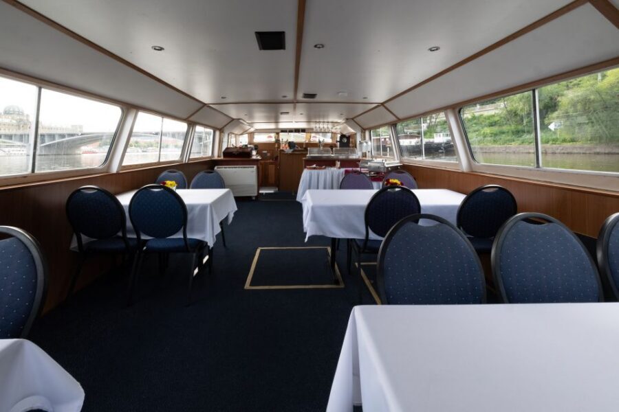 Prague: Vltava River Private Boat Party with Drinks - Key things I’d plan around