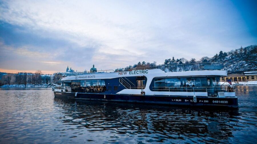 Prague: Vltava River Sightseeing Cruise - Getting to Pier 4 and scanning in without stress