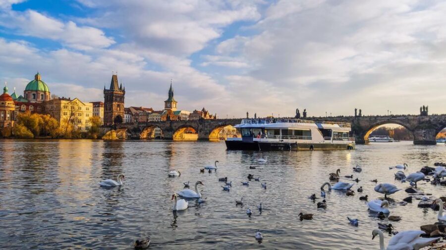 Prague: Vltava River Sightseeing Cruise - Charles Bridge and Prague Castle: the views you came for