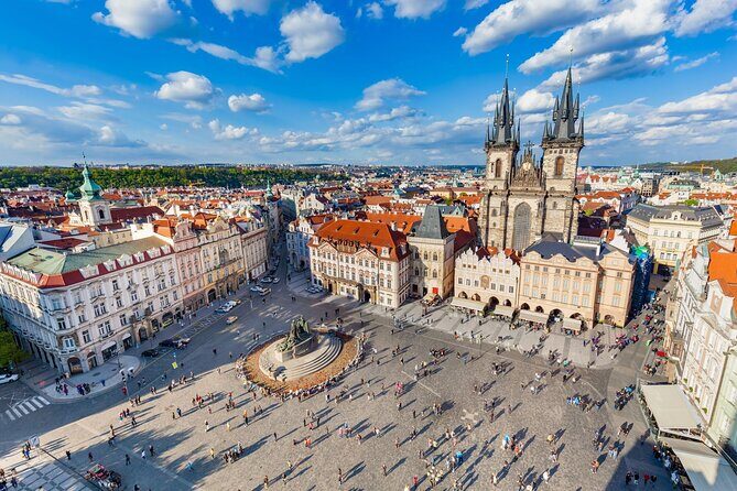 Prague Walking Tour 2,5h (Old Town, Jewish Quarter and Charles bridge) - Old Town Square and the Astronomical Clock Stop