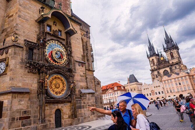 Prague Walking Tour of Old Town, Charles Bridge and Prague Castle - Meeting at Get Prague Guide and what to expect on day one