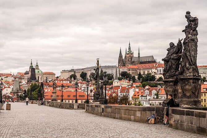 Prague Walking Tour with River Boat Cruise and Lunch - 6 hours - Guides make or break it: what I’d watch for on this tour