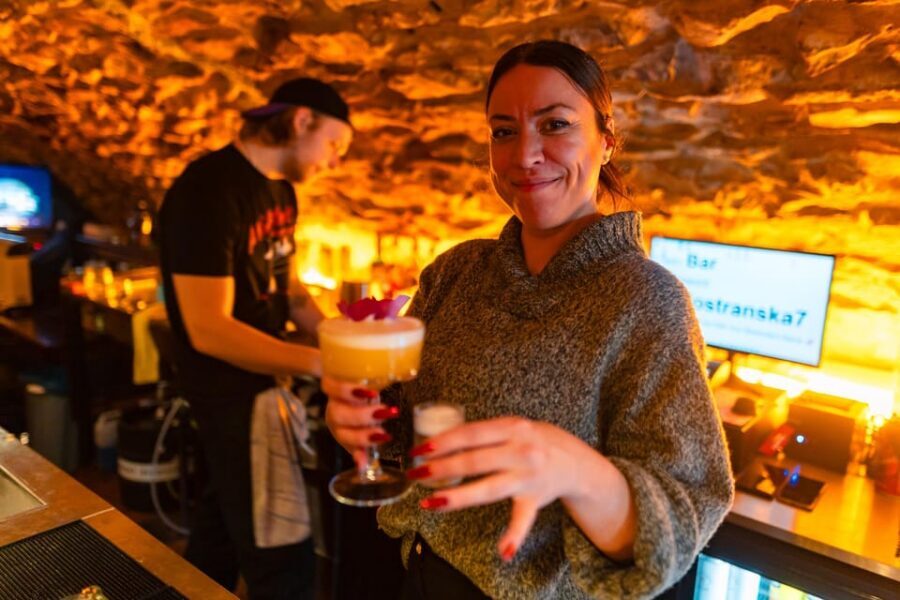 Prague: Wednesday Stand-Up Comedy in English - Metro Comedy Club in Malá Strana: Getting There Without Stress