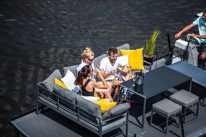Prague YachtBoat CLASSIC cruise with Unlimited Beer or Prosecco - Key points before you go