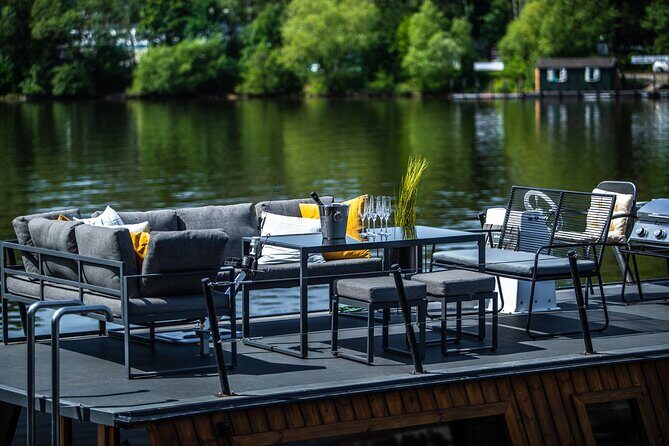 Prague YachtBoat CLASSIC cruise with Unlimited Beer or Prosecco - The landmark run along the Vltava: Dancing House to Prague Castle