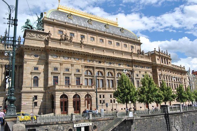 Prague's charming old places tour in Russian language - Vltava River Days: Naplavka Drink Stop and Kampa’s Different Mood