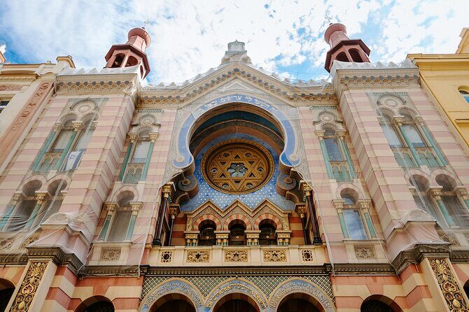 PRIVATE: 3h Stories of Prague Jewish Quarter Tour, drink included - Maisel Synagogue: a renovated start that sets the tone