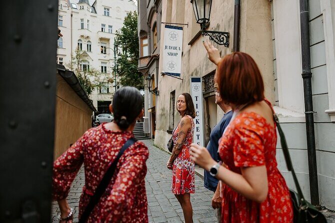 PRIVATE: 3h Stories of Prague Jewish Quarter Tour, drink included - Spanish Synagogue and the Jewish Museum: when the building becomes the lesson