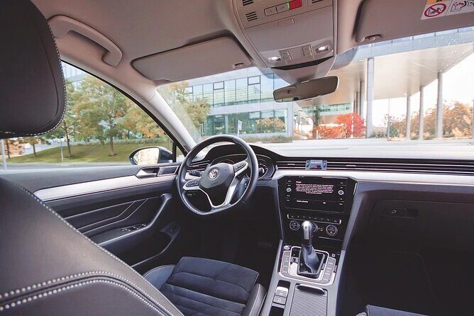 Private ARRIVAL Transfer by LIMOUSINE 3+1pax - Price and Value: What $50.46 Buys You for a Private Arrival