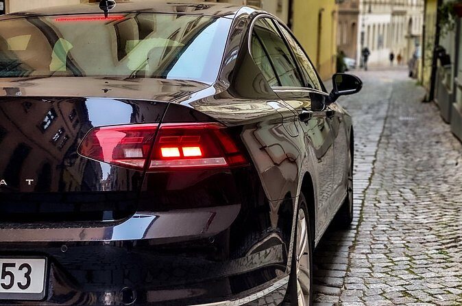 Private ARRIVAL Transfer by LIMOUSINE 3+1pax - When This Transfer Is a Great Fit (and When You Should Rethink)