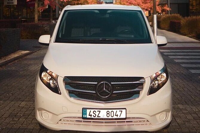 Private ARRIVAL Transfer by MINIVAN Mercedes Vito 8+1pax - Door-to-Door Drop-Off: Hotel Any Where in Prague