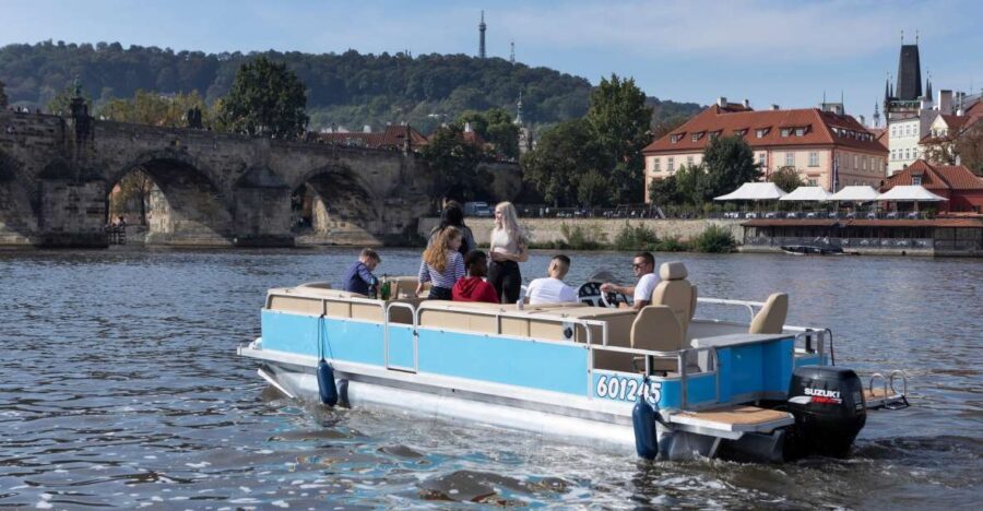 Private Boat Cruise With Unlimited Prosecco - Meeting point and what’s actually provided onboard