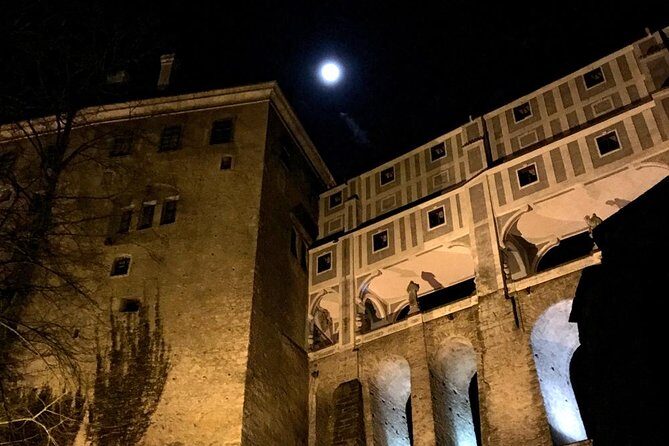 Private evening tour Cesky Krumlov Old Town and Castle area - Why the private evening timing changes everything in Cesky Krumlov